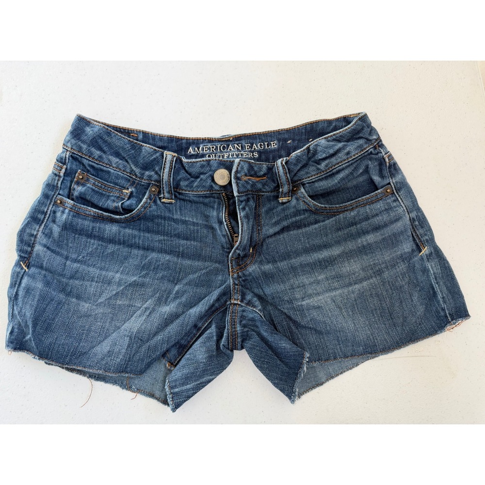American Eagle Super Stretch Denim Cutoff Shorts Medium Wash Blue Womens Size 2